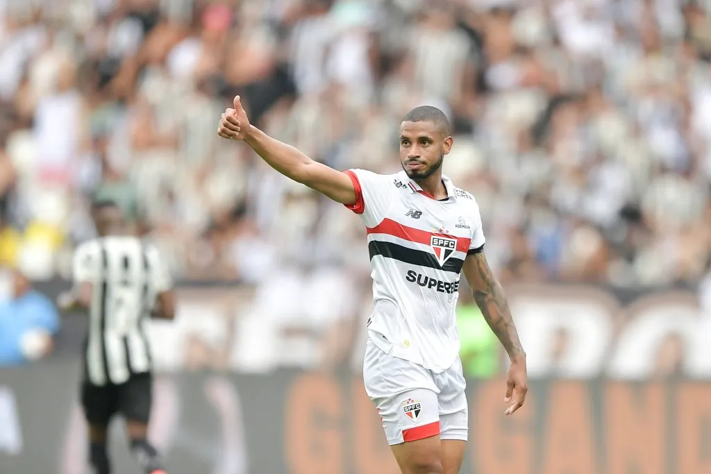 RJ – RIO DE JANEIRO – 08/12/2024 – BRASILEIRO A 2024, BOTAFOGO X SAO PAULO – Andre Silva jogador do Sao Paulo durante partida contra o Botafogo no estadio Engenhao pelo campeonato Brasileiro A 2024. Foto: Thiago Ribeiro/AGIF