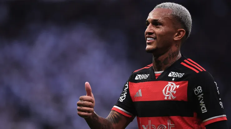 Wesley, jogador do Flamengo, durante partida contra o Corinthians pela Copa Betano do Brasil.
