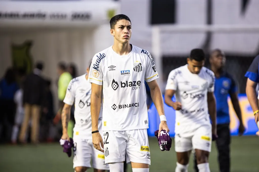 Jair Cunha, jogador do Santos, durante partida contra o São Paulo (Foto: Abner Dourado/AGIF)