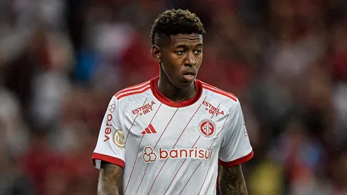 Vitão, jogador do Internacional