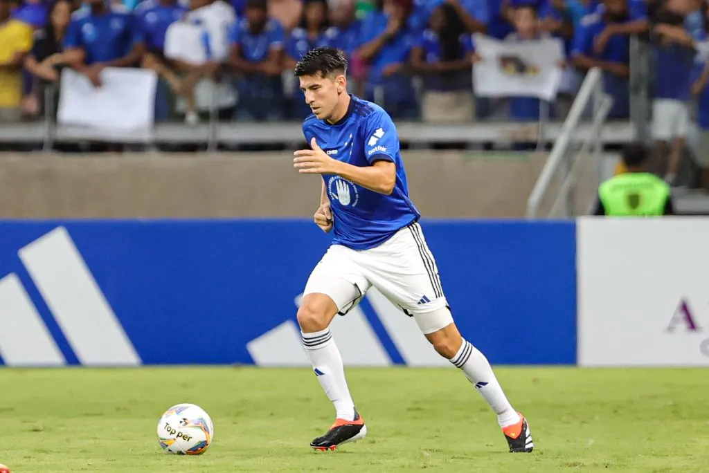 Villalba jogador do Cruzeiro durante partida contra o Uberlândia no estádio Mineirão pelo campeonato Mineiro 2024. Foto: Gilson Lobo/AGIF