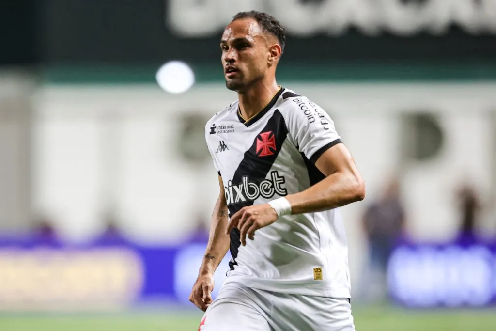 Serginho, jogando pelo Vasco na série B em 2023 – Foto: Gilson Lobo/AGIF