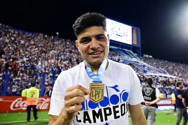 Claudio Aquino comemorando título com o Velez Sarsfield – (Photo by Rodrigo Valle/Getty Images)