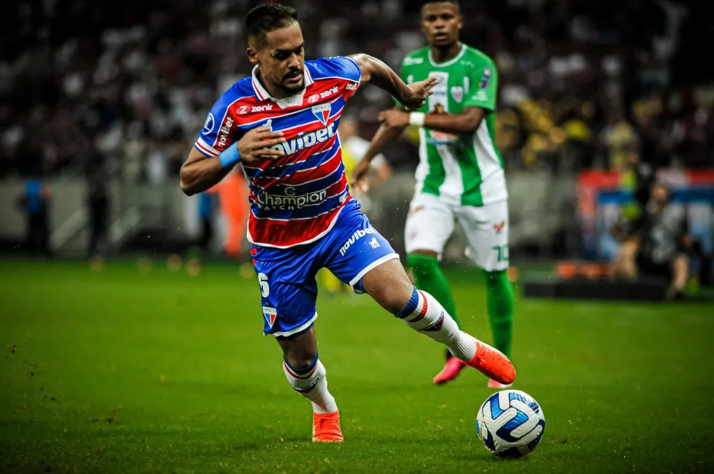 Bruno Pacheco jogador do Fortaleza durante partida contra o Estudiantes de Merida no estadio Arena Castelao pelo campeonato Copa Sul-Americana 2023. Foto: Kely Pereira/AGIF