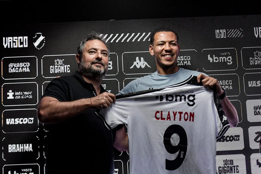 Clayton em sua apresentação no Vasco. Foto: Thiago Ribeiro/AGIF