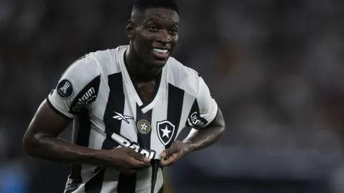 Luiz Henrique durante confronto contra o Peñarol na Libertadores de 2024.