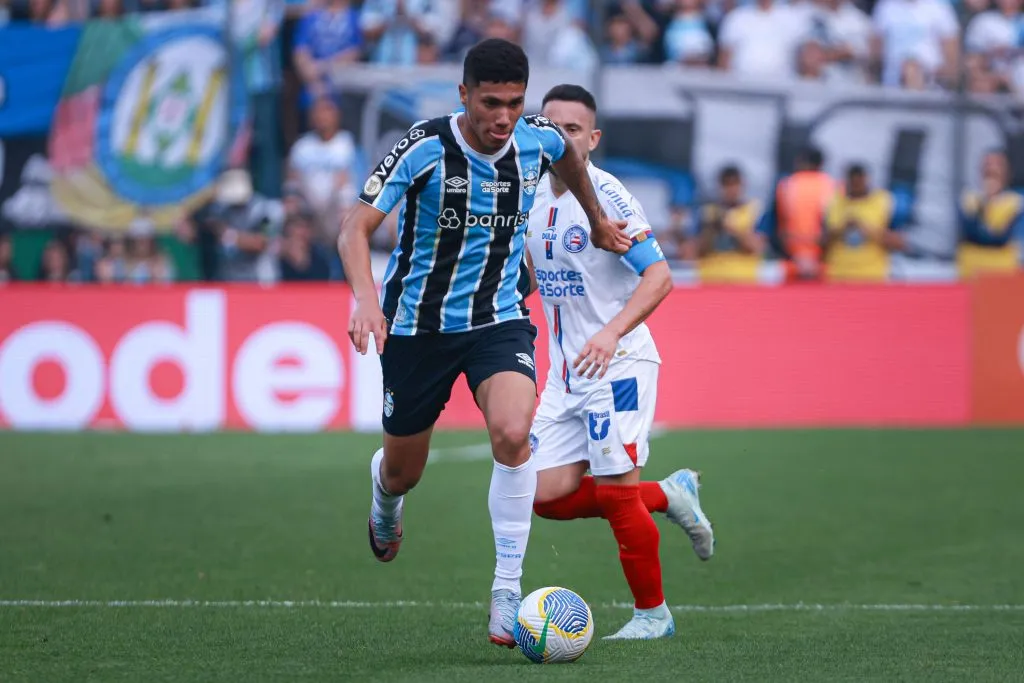 José Guilherme, jogador do Grêmio, durante partida contra o Bahia (Foto: Maxi Franzoi/AGIF)
