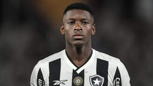 Luiz Henrique, jogador do Botafogo, durante partida contra o Corinthians pelo Campeonato Brasileiro de 2024. (Thiago Ribeiro/AGIF)