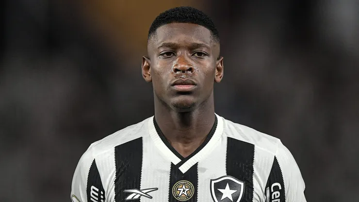 Luiz Henrique, jogador do Botafogo, durante partida contra o Corinthians pelo Campeonato Brasileiro de 2024. (Thiago Ribeiro/AGIF)