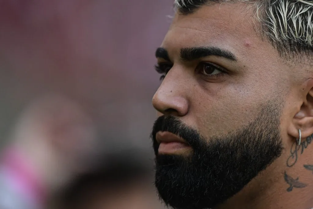 SP – RIO DE JANEIRO – 11/08/2024 – BRASILEIRO A 2024, FLAMENGO X PALMEIRAS – Gabigol jogador do Flamengo durante aquecimento antes da partida contra o Palmeiras no estadio Maracana pelo campeonato Brasileiro A 2024. Foto: Thiago Ribeiro/AGIF