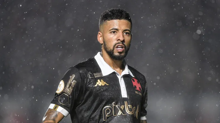 Paulinho, jogador do Vasco