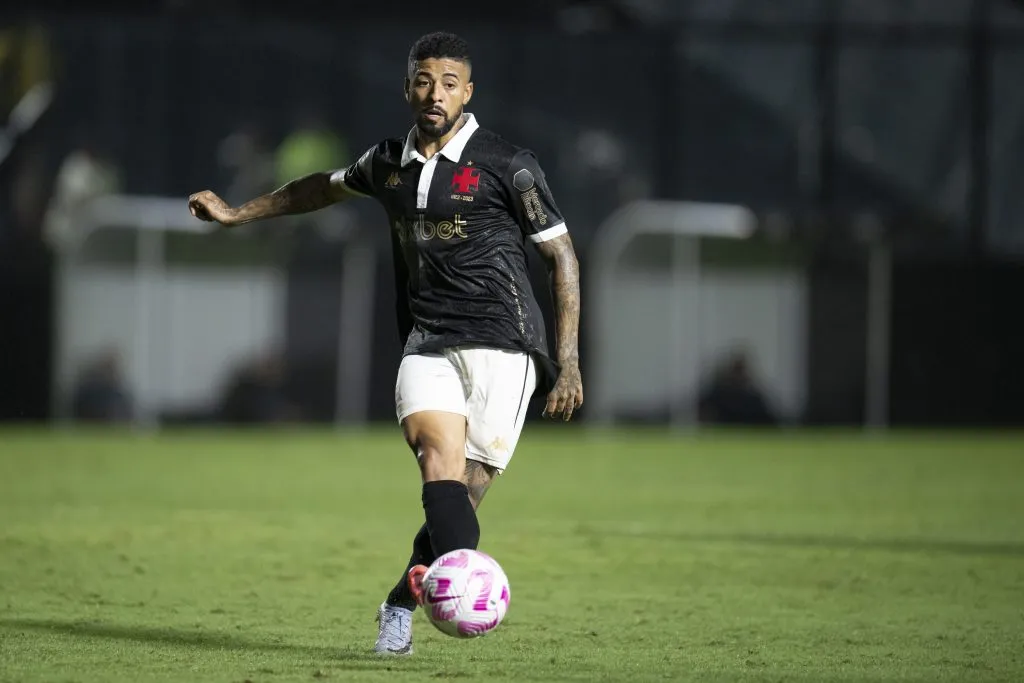 Paulinho jogador do Vasco durante partida contra o Internacional em São Januário pelo campeonato Brasileiro A 2023. Foto: Jorge Rodrigues/AGIF