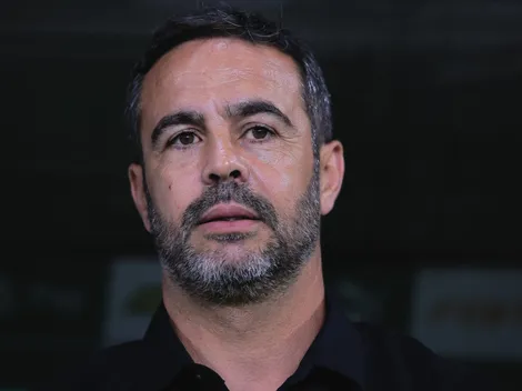Botafogo demonstra interesse em treinador do Brasileirão para substituir Artur