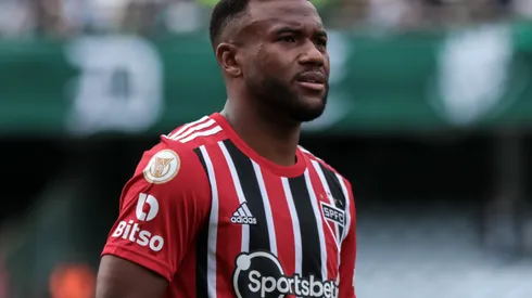 Luan durante confronto entre Coritiba x São Paulo no Campeonato Brasileiro de 2023.