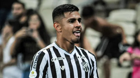 David Ricardo foi oferecido ao Grêmio.