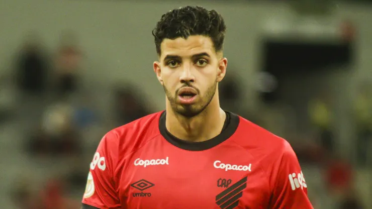 Kaique Rocha, jogador do Athletico, durante partida contra o RB Bragantino pelo Campeonato Brasileiro de 2023.