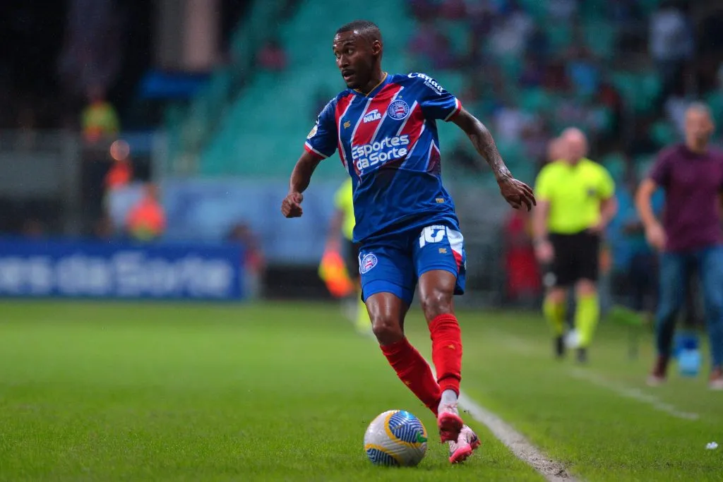 Ademir, jogador do Bahia durante partida contra o Fortaleza no estadio Arena Fonte Nova pelo campeonato Brasileiro A 2024. Foto: Walmir Cirne/AGIF