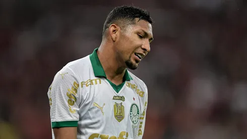 Rony, jogador do Palmeiras, durante partida contra o Flamengo pelo Campeonato Brasileiro de 2024.