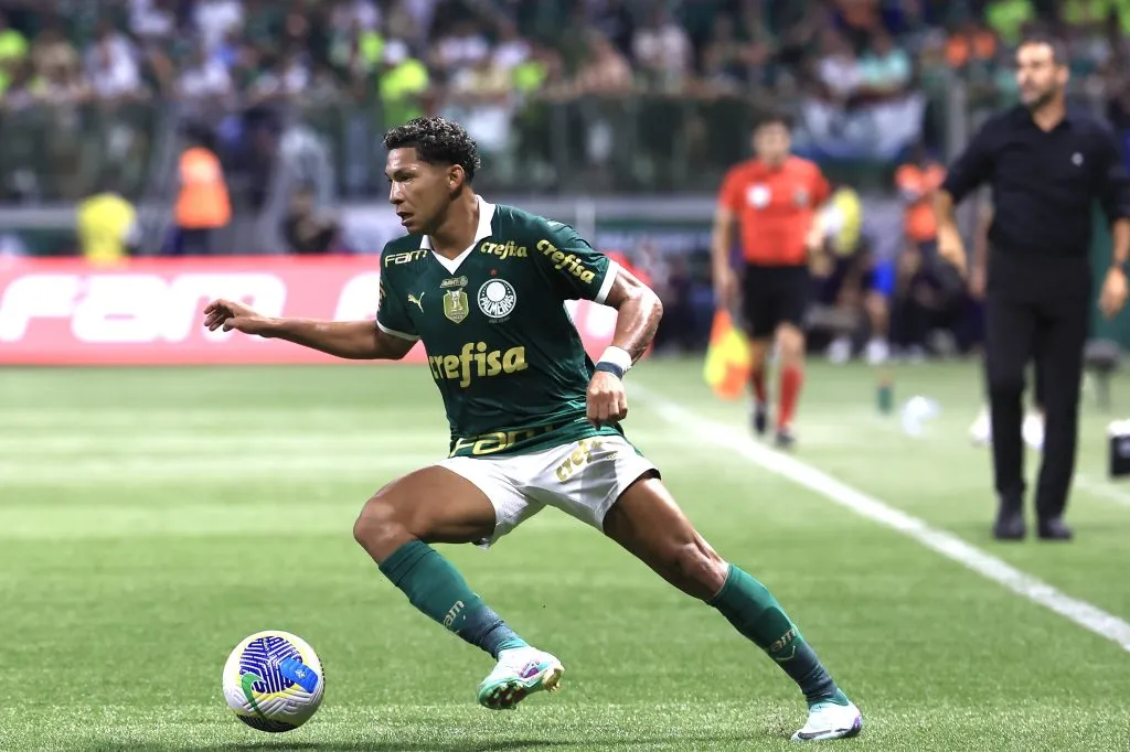 Apesar do prestígio com Abel, o Palmeiras busca um novo clube para Rony. Foto: Marcello Zambrana/AGIF