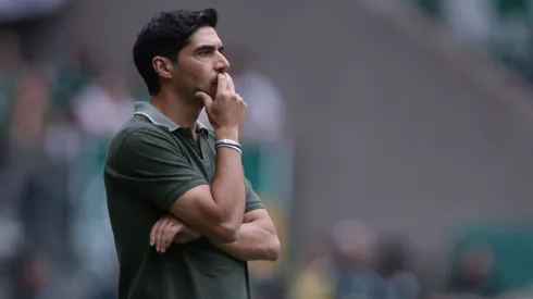 Abel Ferreira, técnico do Palmeiras, durante partida contra o Fluminense pelo Campeonato Brasileiro de 2024.