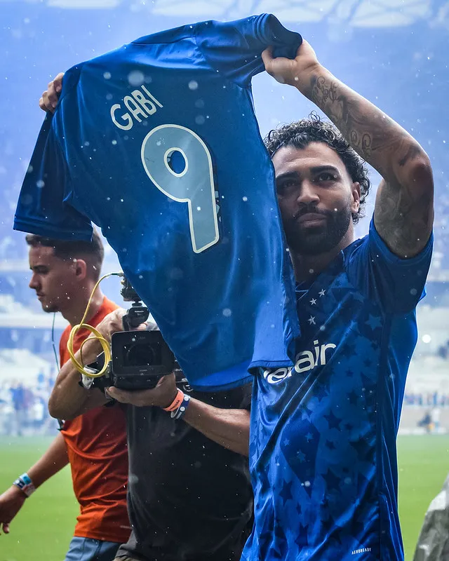 Gabigol em apresentação pelo Cruzeiro – Fotos: Gustavo Aleixo / Cruzeiro