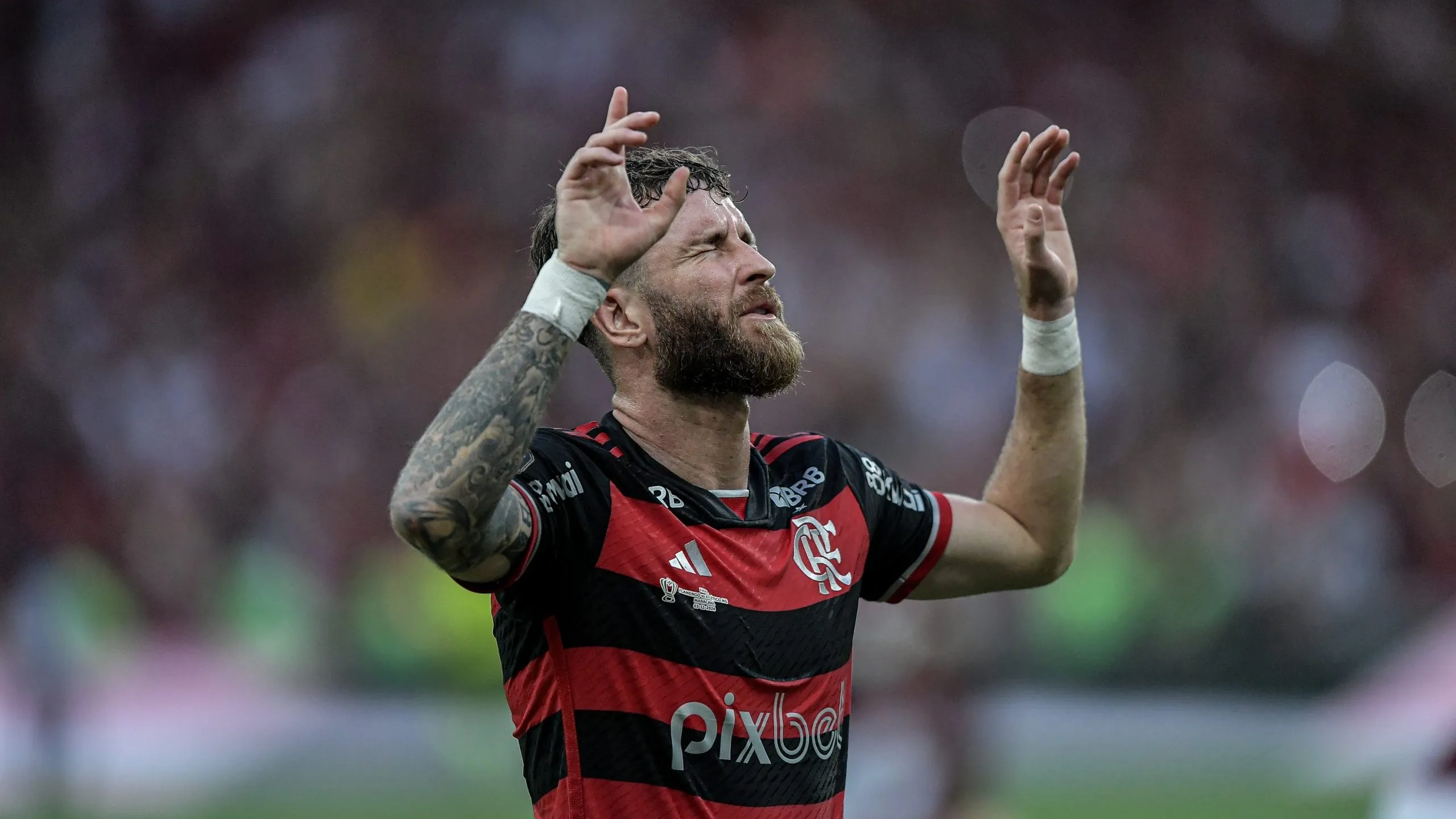 Léo Pereira, zagueiro do Flamengo, desperta o interesse do Monterrey, do México. Foto: Thiago Ribeiro/AGIF