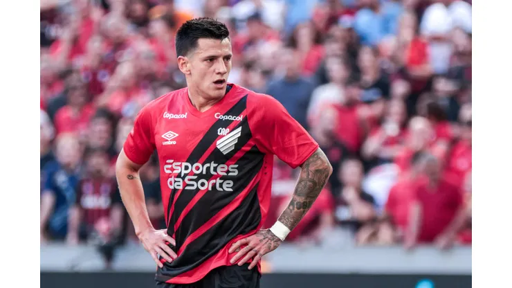 Leo Godoy durante confronto contra o Internacional no Brasileirão 2024.
