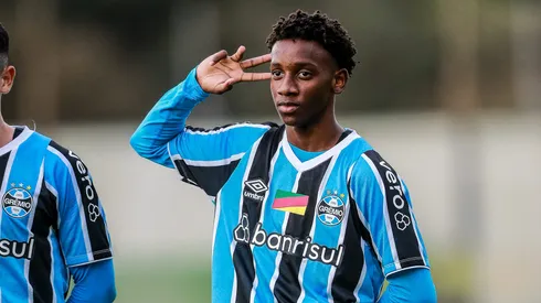 O jogador Gabriel Mec durante partida entre Gremio x Cruzeiro pelo campeonato Brasileiro Sub-20 no Ct Presidente Helio dourado. Gabriel Mec. Existem rumores de um suposto negocio com o Chelsea intermediado pelo pai do atacante Neymar Jr. Foto: Giancarlo Santorum/AGIF