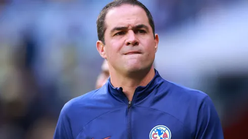 André Jardine durante confronto contra o Puebla na Liga MX 2023.