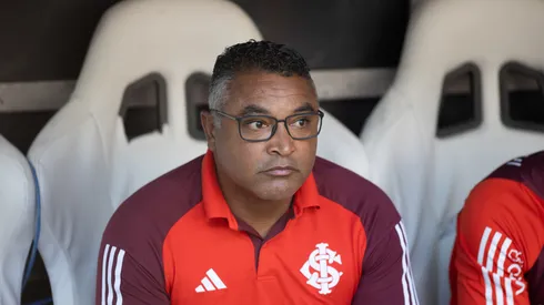 Roger Machado técnico do Internacional durante partida contra o Fortaleza no estádio Arena Castelão pelo campeonato Brasileiro A 2024. Foto: Baggio Rodrigues/AGIF