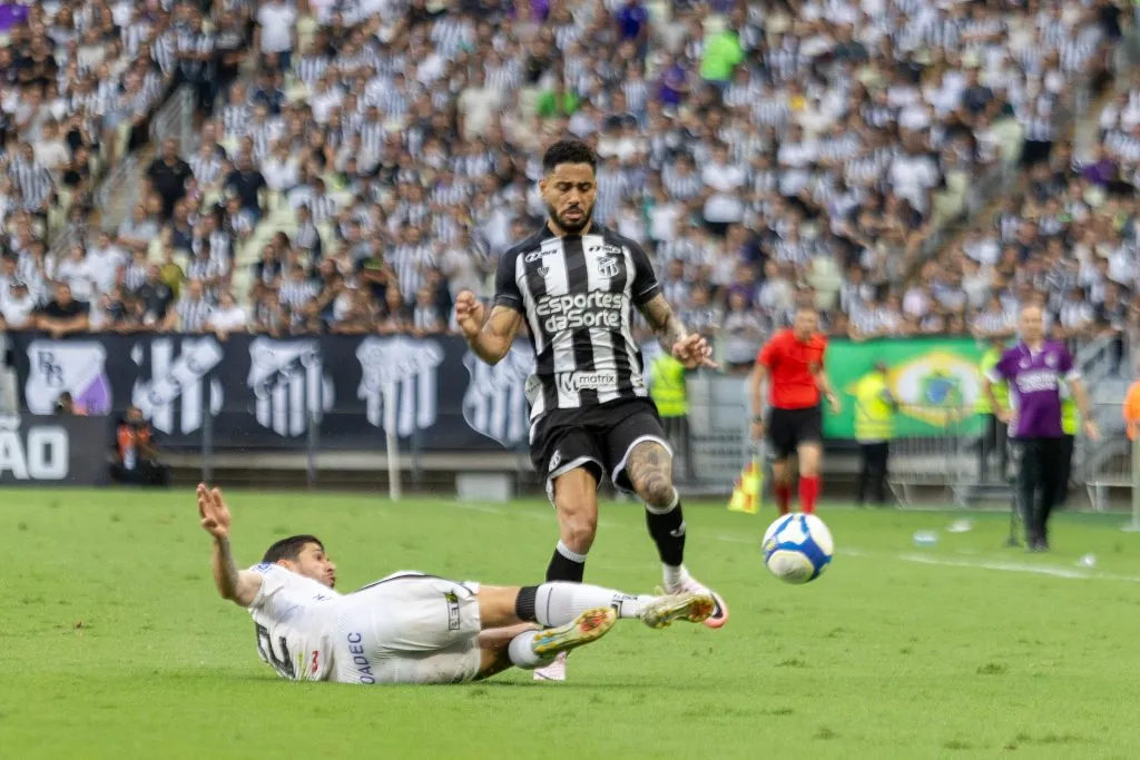 Matheus Bahia jogador do Ceara durante partida contra o Operário na Arena Castelão pelo campeonato Brasileiro B 2024. Foto: Baggio Rodrigues/AGIF
