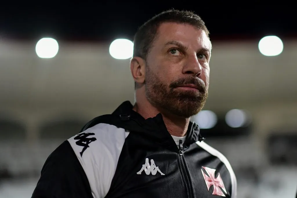 Pedrinho presidente do Vasco durante partida contra o Bragantino em São Januário pelo campeonato Brasileiro A 2024. Foto: Thiago Ribeiro/AGIF