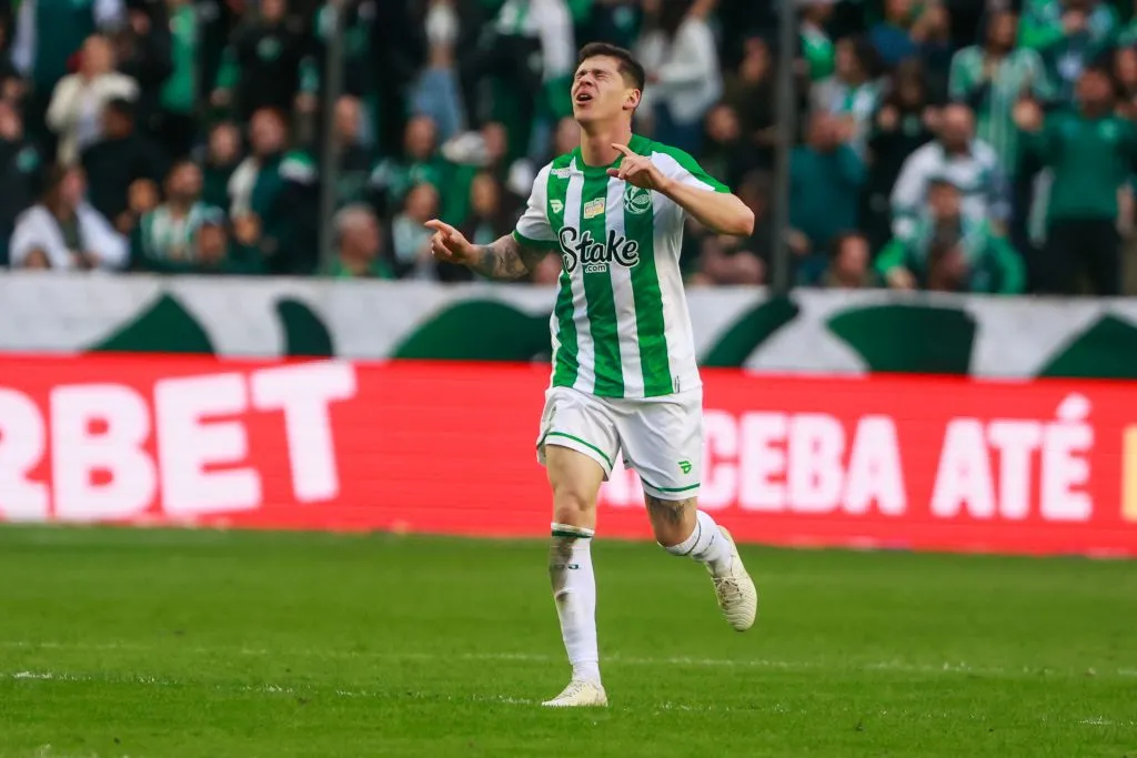 Ronaldo jogador do Juventude comemora seu gol durante partida contra o Fluminense no Alfredo Jaconi pelo campeonato Brasileiro A 2024. Foto: Luiz Erbes/AGIF