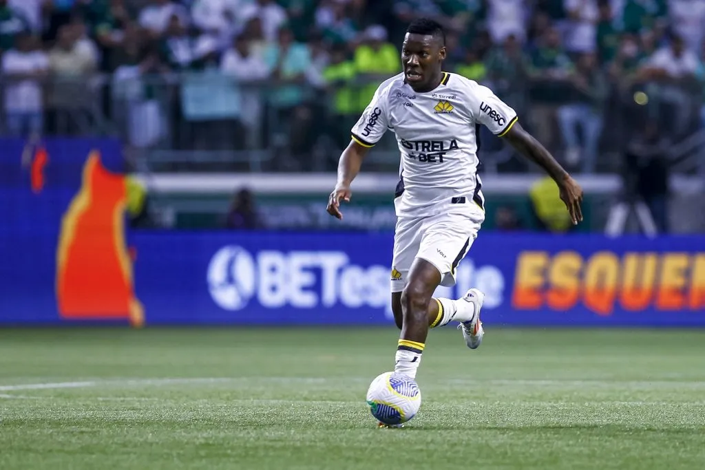 Patrick de Paula durante partida entre Palmeiras x Criciúma no Campeonato Brasileiro A 2024. Foto: Marco Miatelo/AGIF