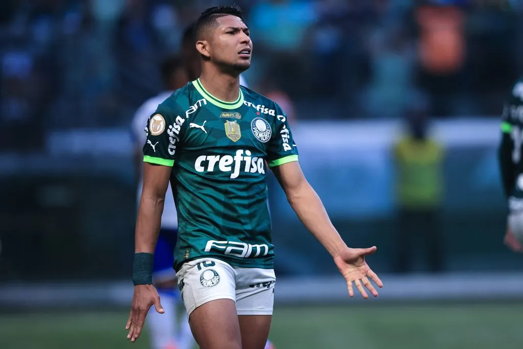 Rony jogador do Palmeiras durante partida contra o Fortaleza no estadio Arena Allianz Parque pelo campeonato Brasileiro A 2023. Foto: Ettore Chiereguini/AGIF