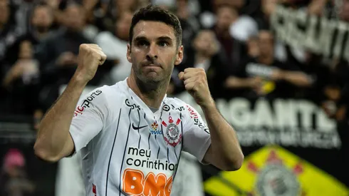 Mauro Boselli do Corinthians comemora seu gol durante partida contra o Botafogo-SP no estadio Arena Corinthians pelo campeonato Paulista 2020. Foto: Daniel Vorley/AGIF