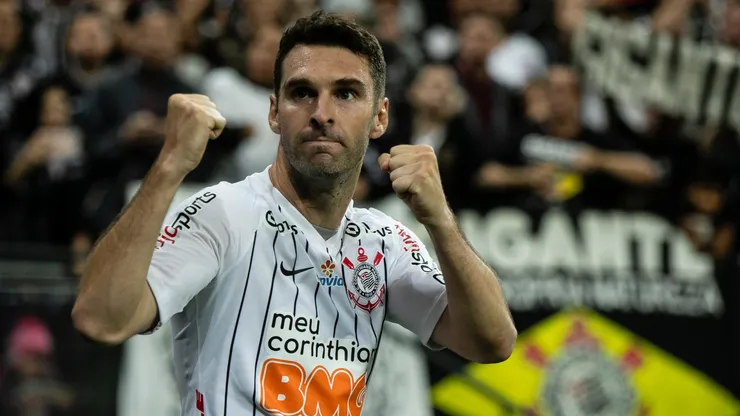 Mauro Boselli do Corinthians comemora seu gol durante partida contra o Botafogo-SP no estadio Arena Corinthians pelo campeonato Paulista 2020. Foto: Daniel Vorley/AGIF