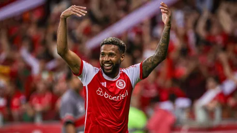 Wesley, jogador do Internacional, durante partida contra o Criciúma pelo Campeonato Brasileiro de 2024.