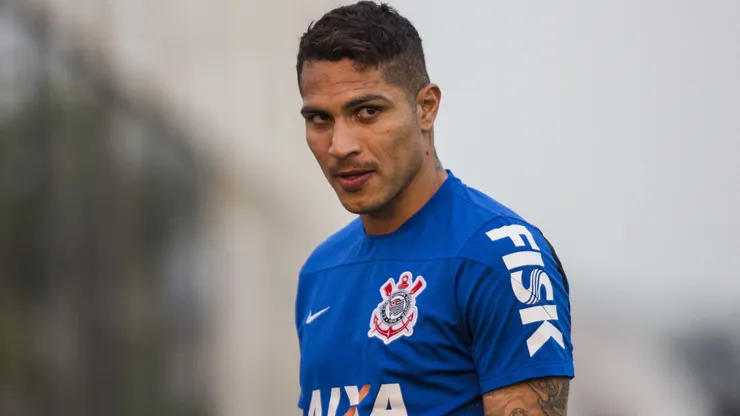 Paolo Guerrero durante treino do Corinthians no CT Parque Ecologico em Sao Paulo.