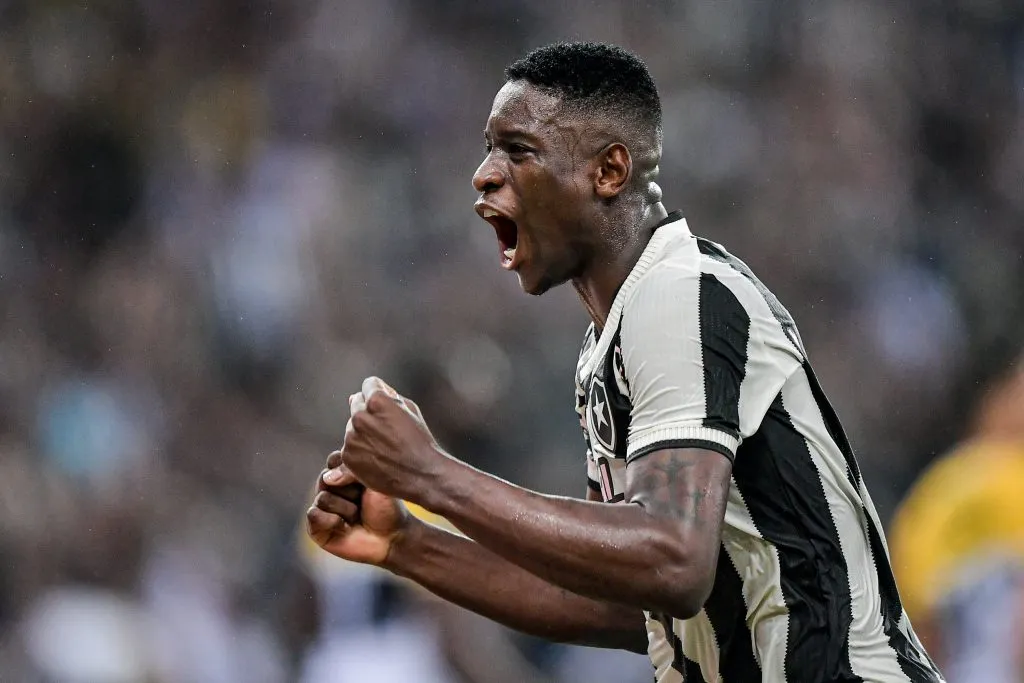 RJ – RIO DE JANEIRO – 18/10/2024 – BRASILEIRO A 2024, BOTAFOGO X CRICIUMA – Luiz Henrique jogador do Botafogo durante partida contra o Criciuma no estadio Maracana pelo campeonato Brasileiro A 2024. Foto: Thiago Ribeiro/AGIF