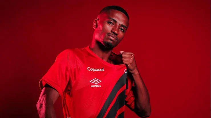 Leozinho, nova contratação do Athletico para a disputa da Série B.