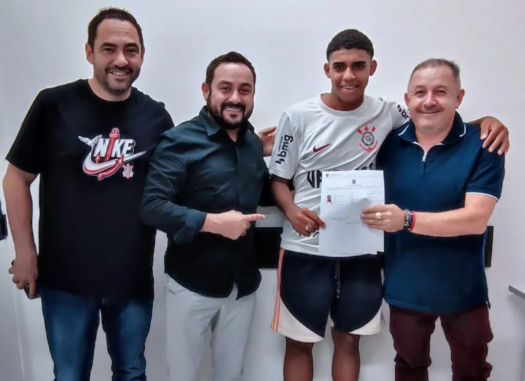 Gui Negão em renovação de contrato com o Corinthians Foto: Fernanda Labatti/Agência Corinthians