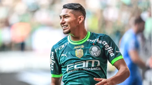 Rony jogador do Palmeiras lamenta chance perdida durante partida contra o Botafogo no estadio Arena Allianz Parque pelo campeonato BRASILEIRO A 2023.