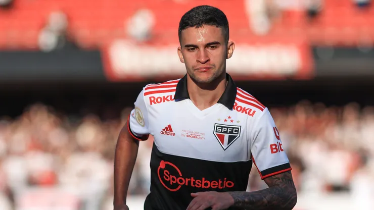 Rodrigo Nestor, atuando pelo São Paulo, comemora seu gol contra o Bragantino (Foto: Marcello Zambrana/AGIF)