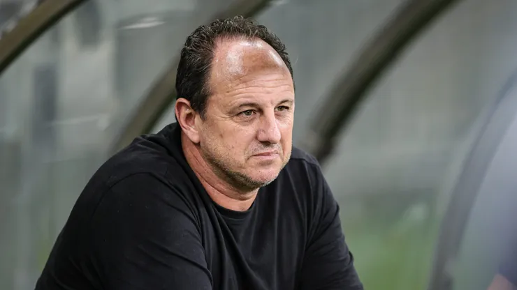 Rogerio Ceni, técnico do Bahia, durante partida contra o Cruzeiro (Foto: Gilson Lobo/AGIF)
