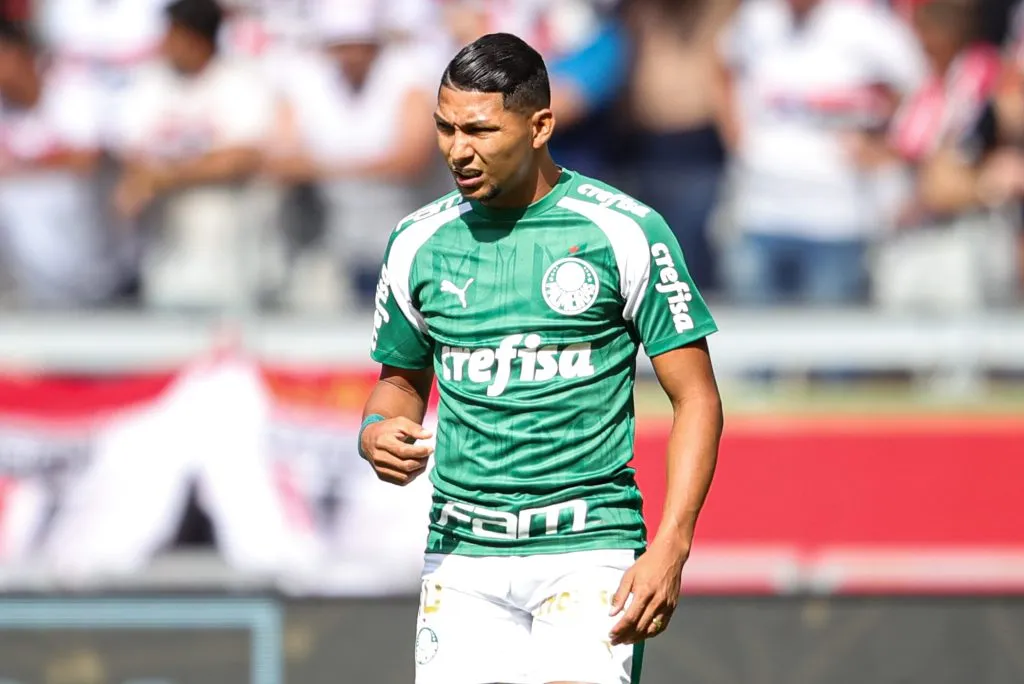 MG – BELO HORIZONTE – 04/02/2024 – SUPERCOPA 2024, PALMEIRAS X SAO PAULO – Rony jogador do Palmeiras durante aquecimento antes da partida contra o Sao Paulo no estadio Mineirao pelo campeonato Supercopa 2024. Foto: Gilson Lobo/AGIF