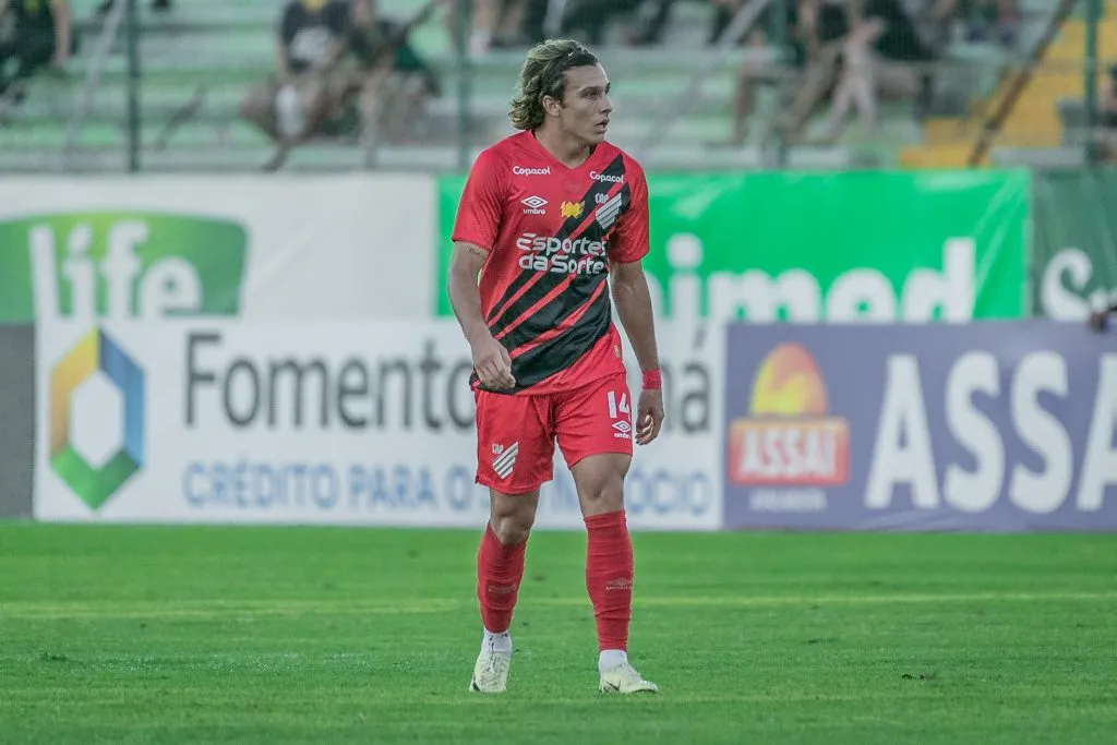 PR – MARINGA – 30/03/2024 – PARANAENSE 2024, MARINGA X ATHLETICO-PR – FINAL – Jogador do Athletico-PR durante partida contra o Maringa no estadio Willie Davids pelo campeonato Paranaense 2024. Foto: Fernando Teramatsu/AGIF