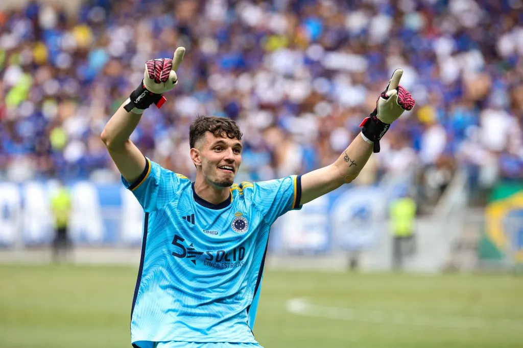 Otávio, do Cruzeiro, comemora titulo da Copa do Brasil Sub 20 (Foto: Gilson Lobo/AGIF)