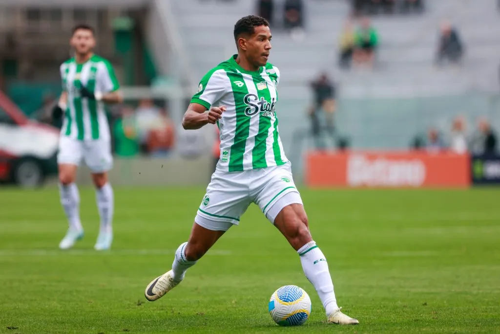 João Lucas durante partida contra o Fluminense no Campeonato Brasileiro A 2024. Foto: Luiz Erbes/AGIF