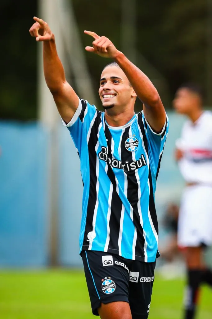 Guga, do Grêmio, em partida contra o São Paulo Sub-20 (Imagem: Renan Jardim / Grêmio FBPA)